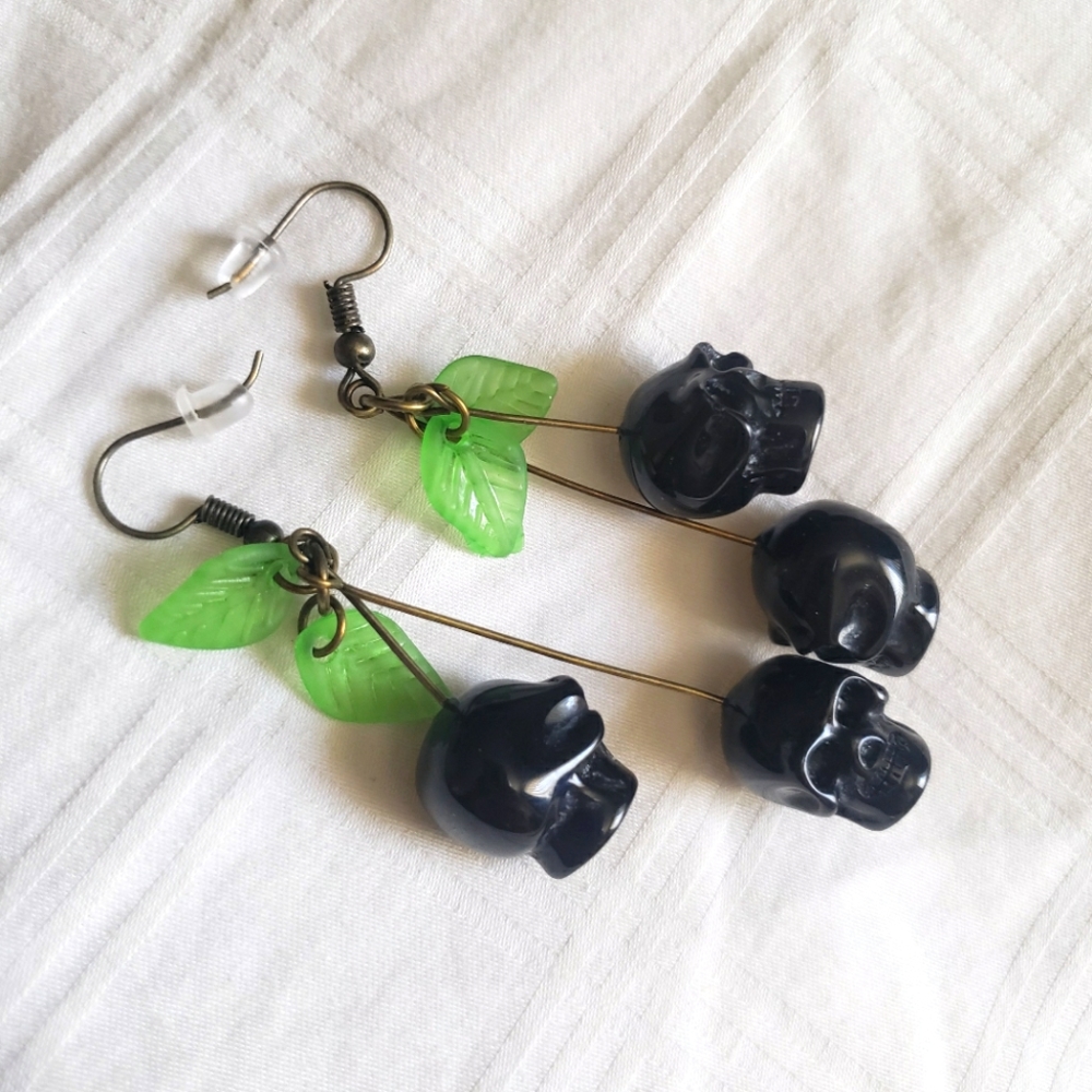 Black cherry skulls earrings
